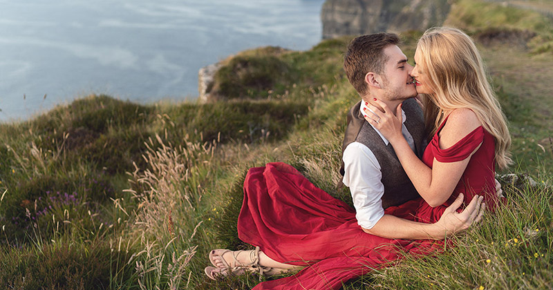Engagement photography at the cliffs of moher